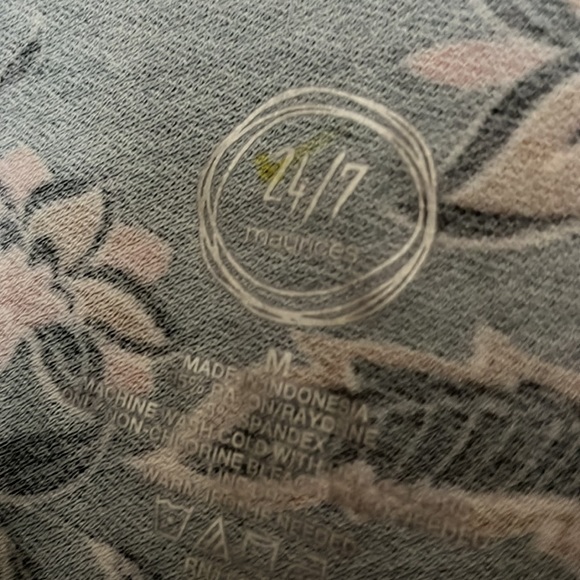 Super Cute Maurice’s Top size Medium - Picture 2 of 3